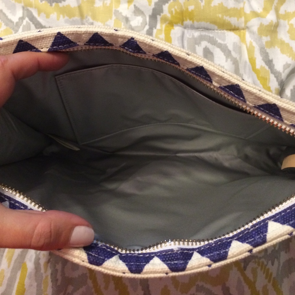 Kate Spade chevron clutch - Picture 3 of 6